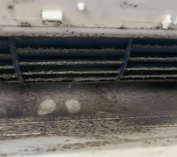 富民空调吹的风有股烧焦味是怎么回事